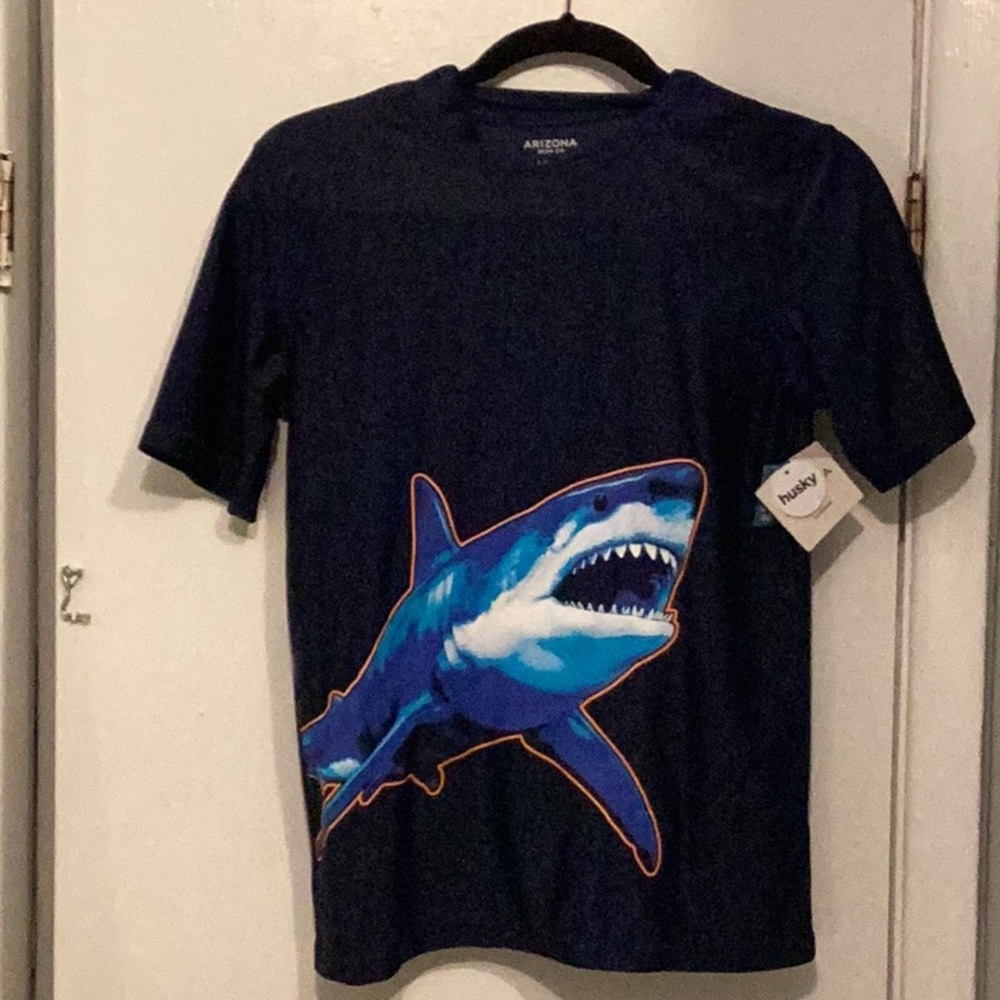 Arizona Jean Company Kids Shark Rashguard 



- Blue Shark